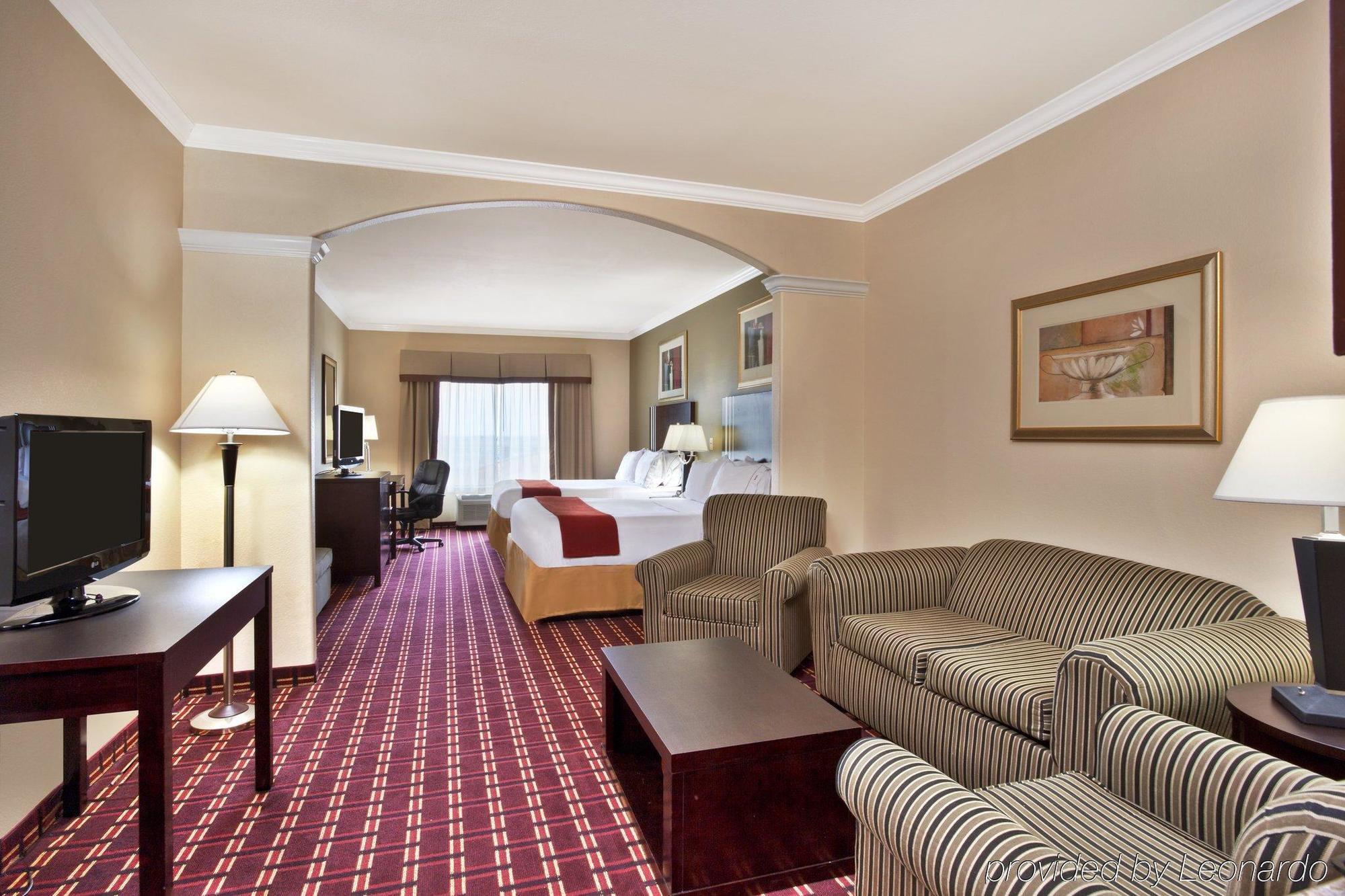 Holiday Inn Express Sealy By Ihg Exterior photo